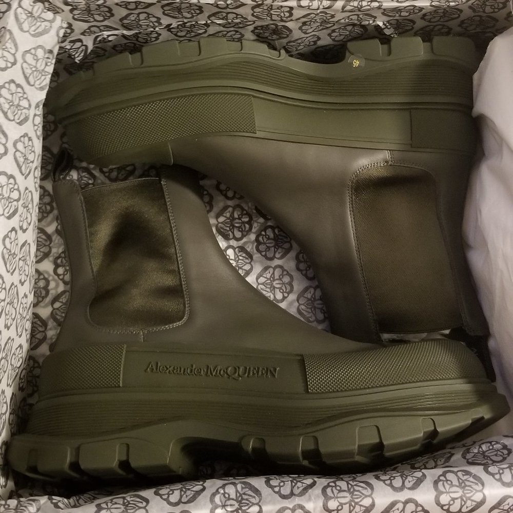 Brand New Alexander Mcqueen Leather Chelsea Boot Green  Sz 45/12